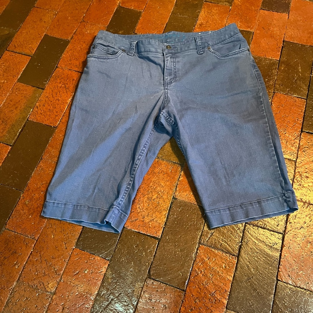Sonoma blue Jean shorts size 14 with 14 inseam 2224